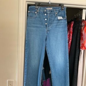 Levi Strauss ribcage straight ankle denim jeans size 30
